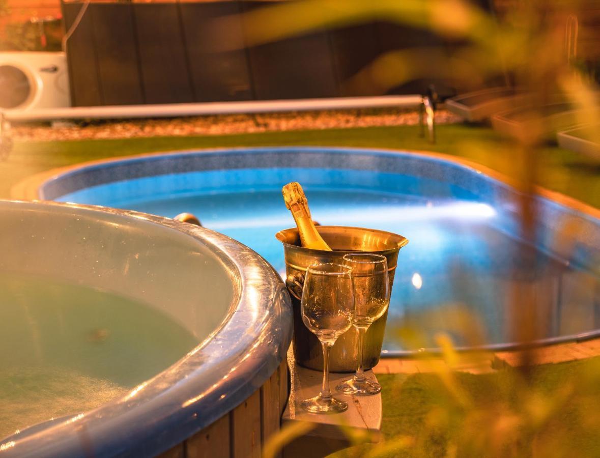 Domek Inosasino Z Basenem I Sauna ภายนอก รูปภาพ